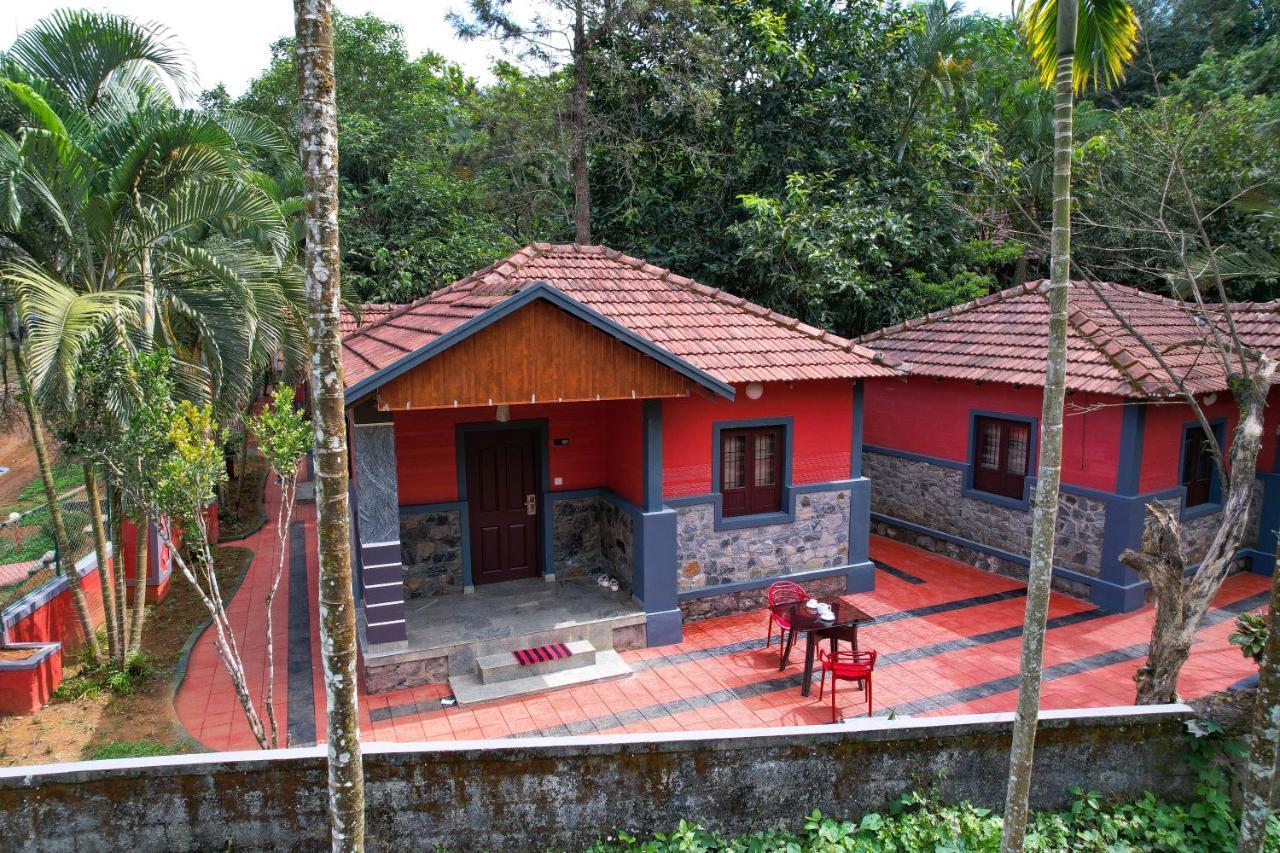 Clay Resort By Bestinn Leisure - Wayanad Padinjarathara Bagian luar foto