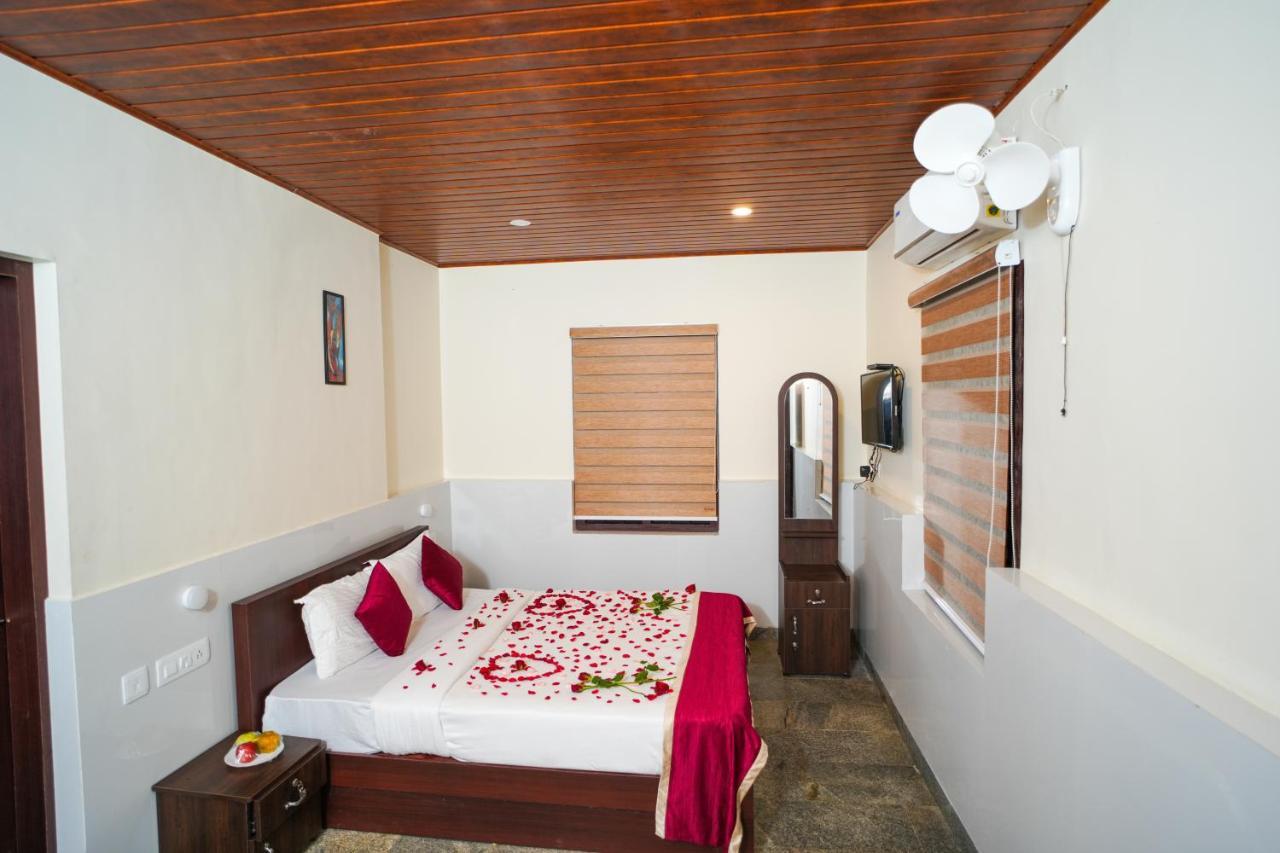 Clay Resort By Bestinn Leisure - Wayanad Padinjarathara Bagian luar foto