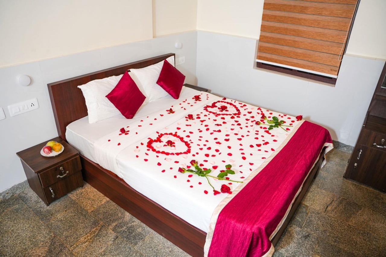 Clay Resort By Bestinn Leisure - Wayanad Padinjarathara Bagian luar foto