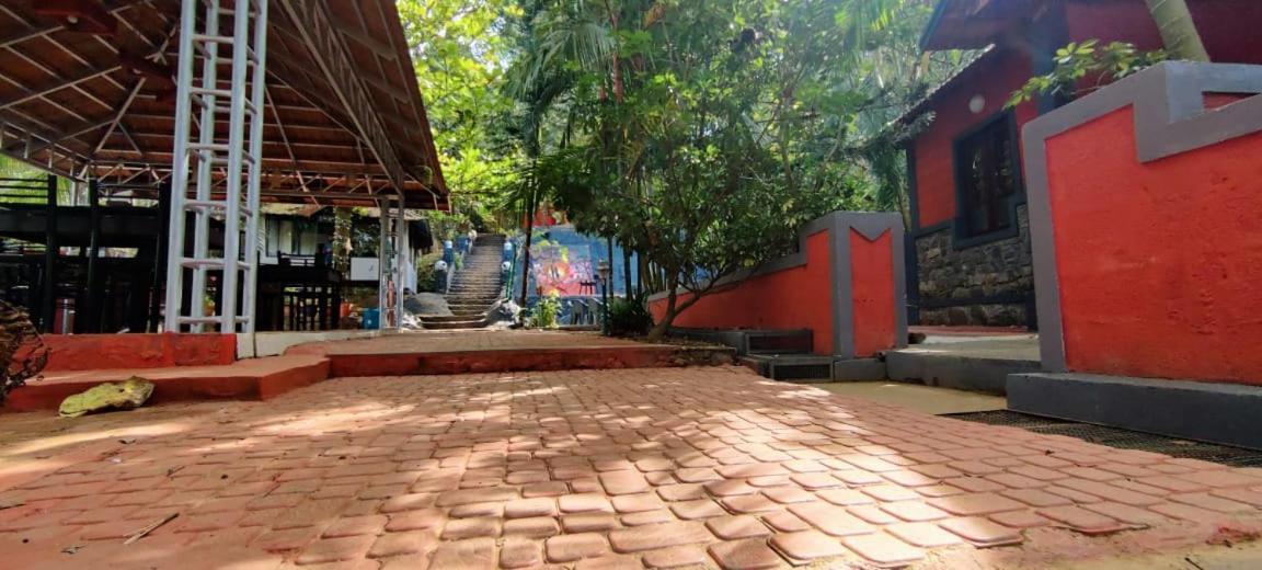 Clay Resort By Bestinn Leisure - Wayanad Padinjarathara Bagian luar foto