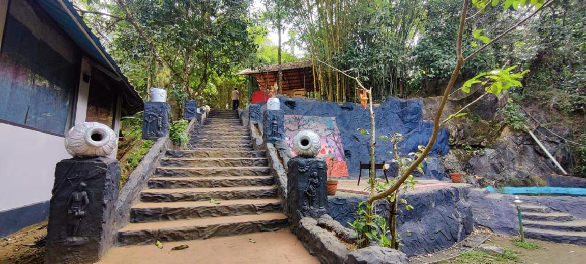 Clay Resort By Bestinn Leisure - Wayanad Padinjarathara Bagian luar foto