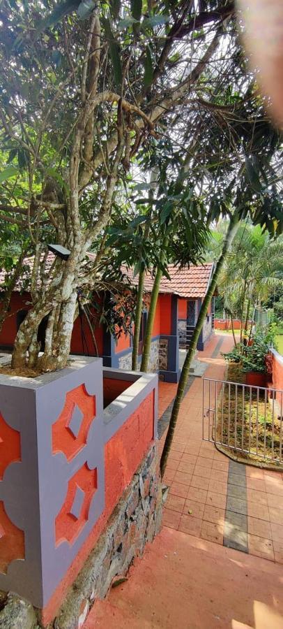 Clay Resort By Bestinn Leisure - Wayanad Padinjarathara Bagian luar foto